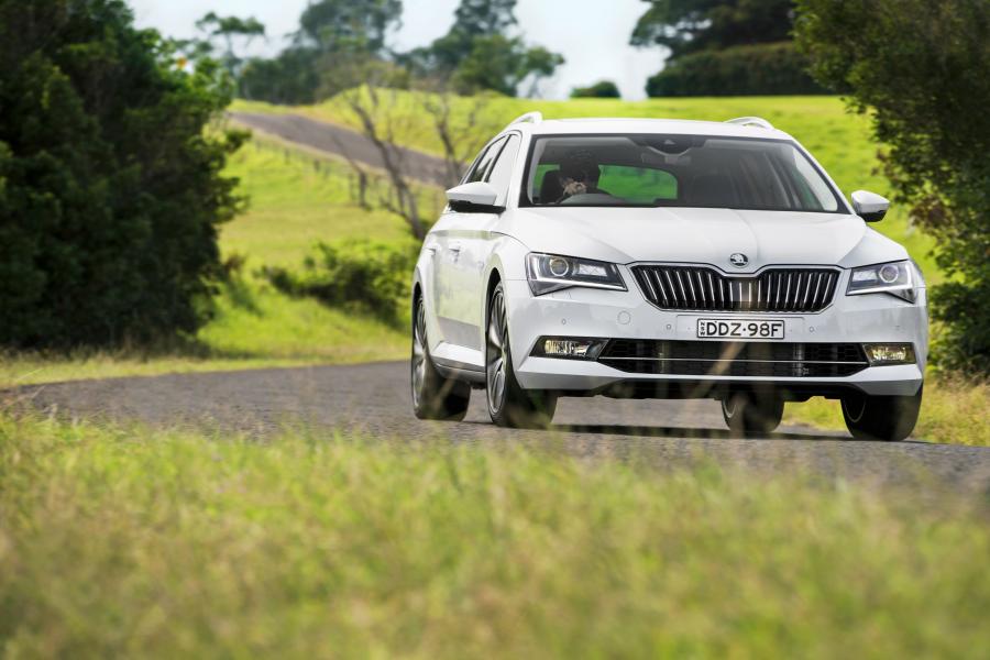  Skoda Superb Wagon 4x4 2016 года  (фото 6 из 13)